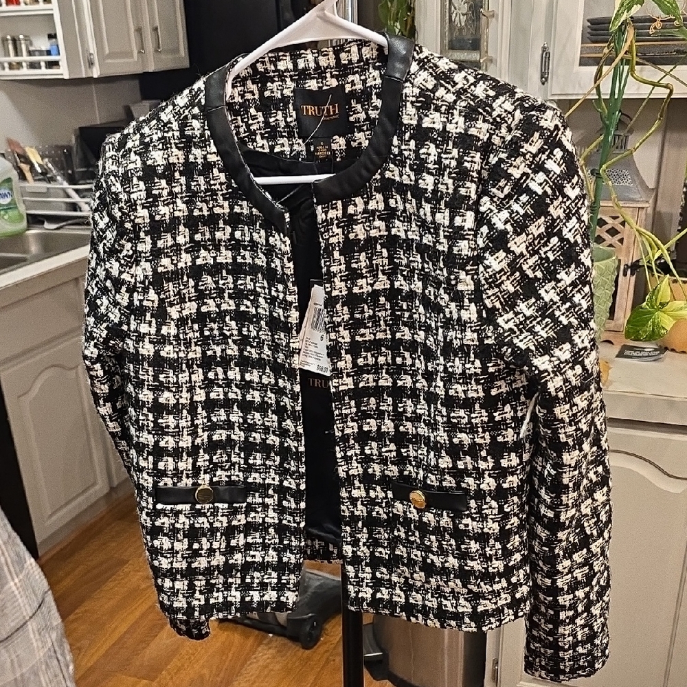 Truth Women's Classic Black and White Blazer